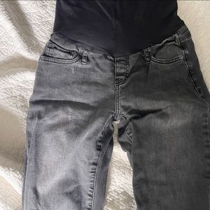 EUC Gap maternity jeans size 27